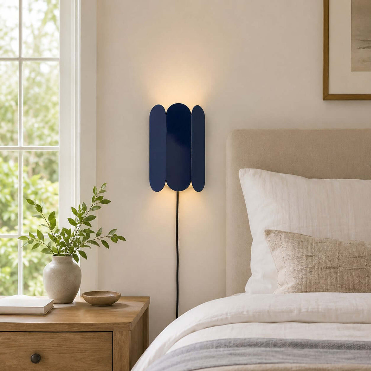 Cylora Plug In Wall Lamp