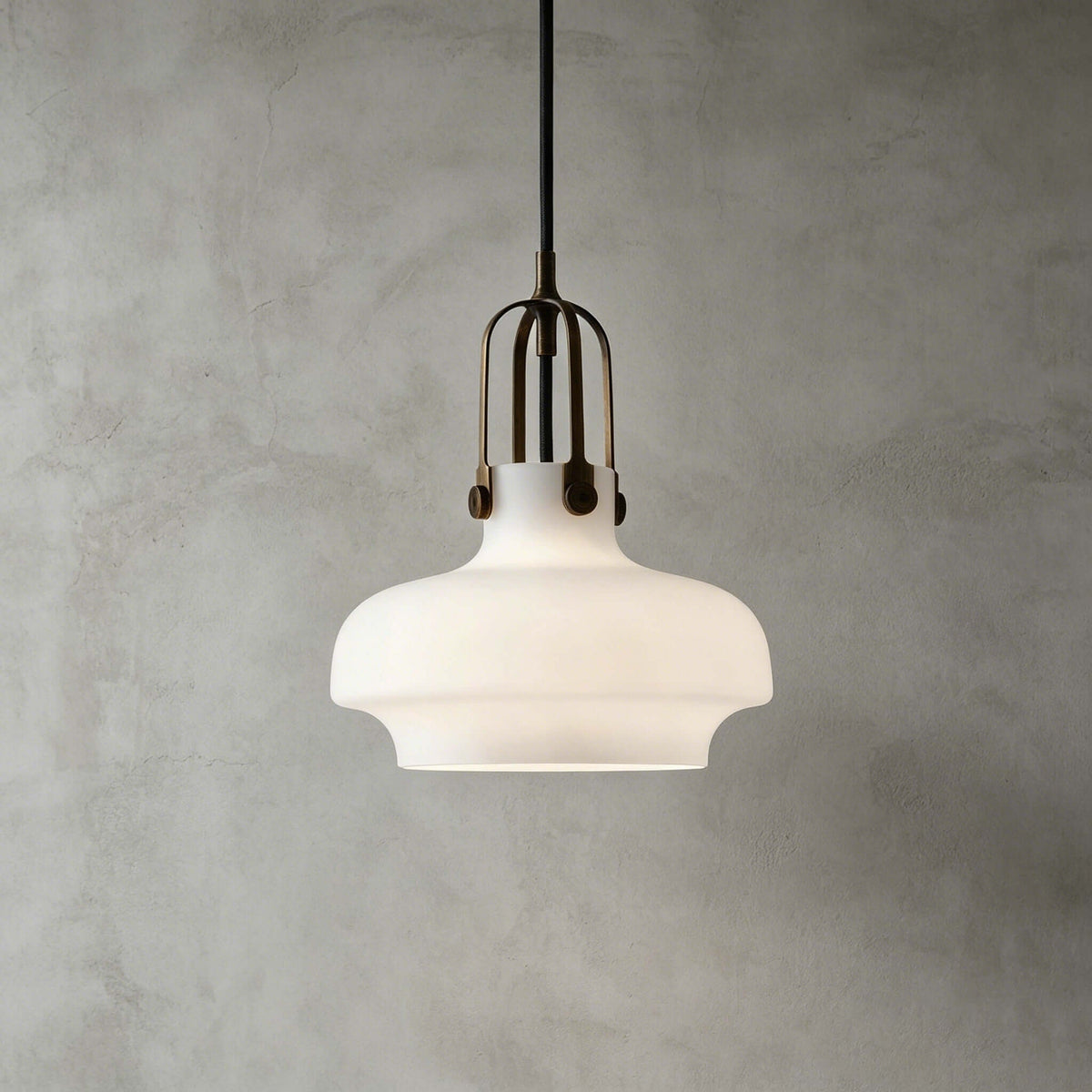 Lunaro Pendant Light