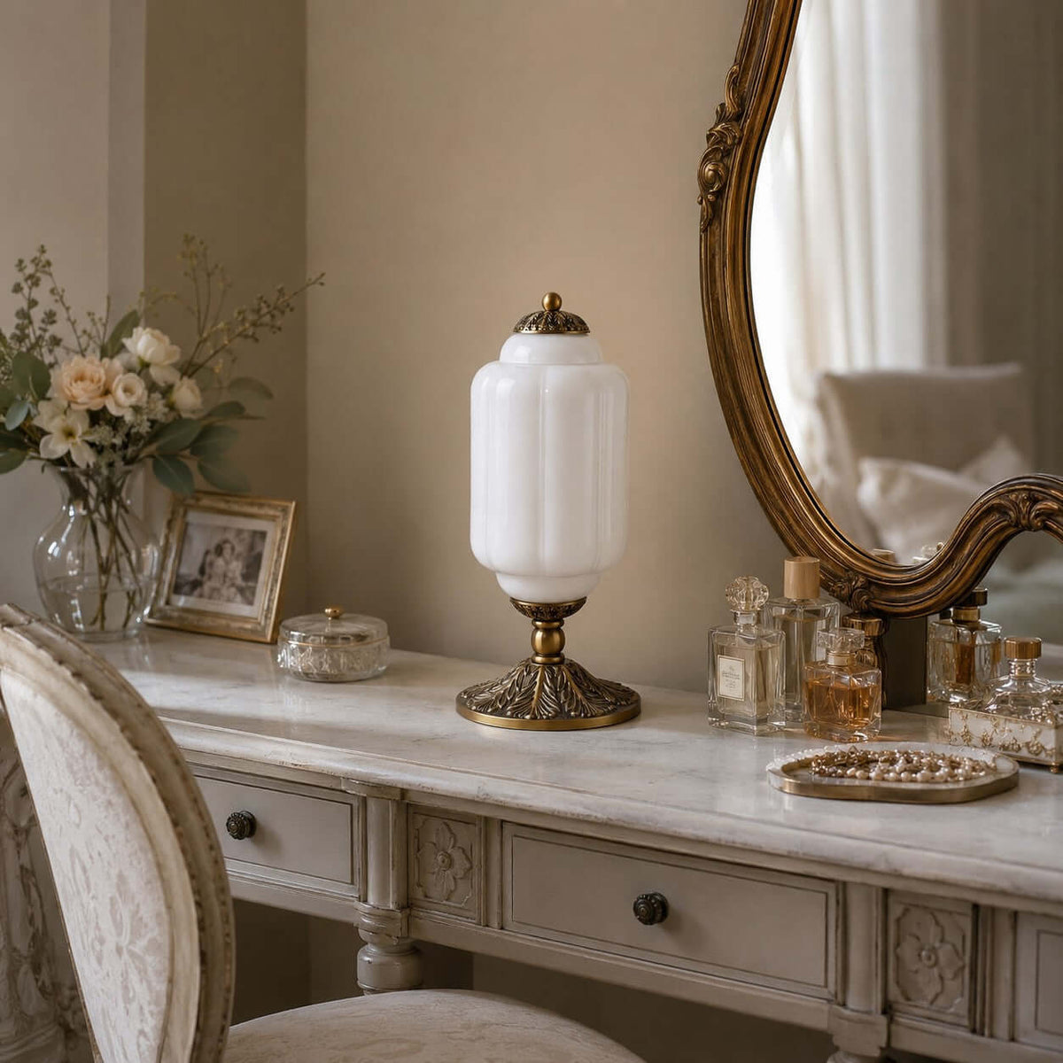 Zelvion Table Lamp